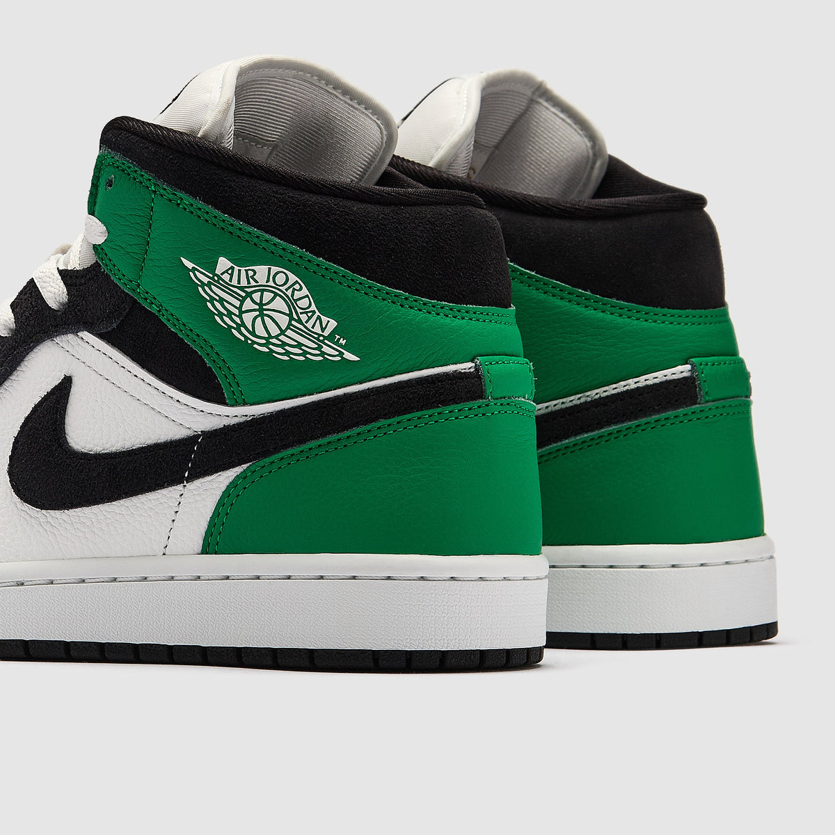 Air Jordan 1 Mid SE